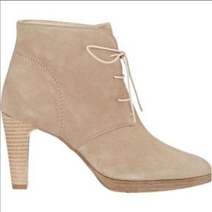 Barneys New York Lace Up Ankle Boots Nude.